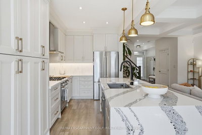 39 BELLHOUSE Avenue • Brantford, ON photo 9