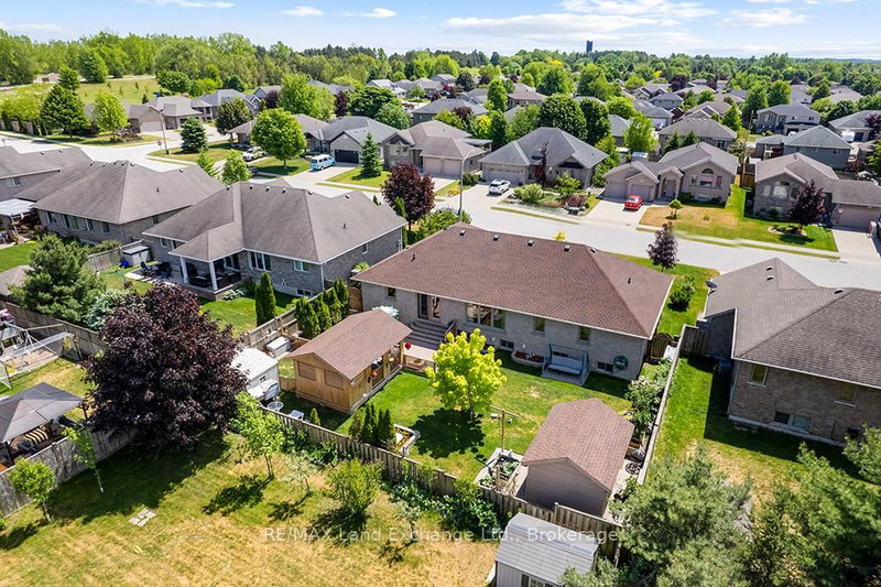 785 Woodland Drive