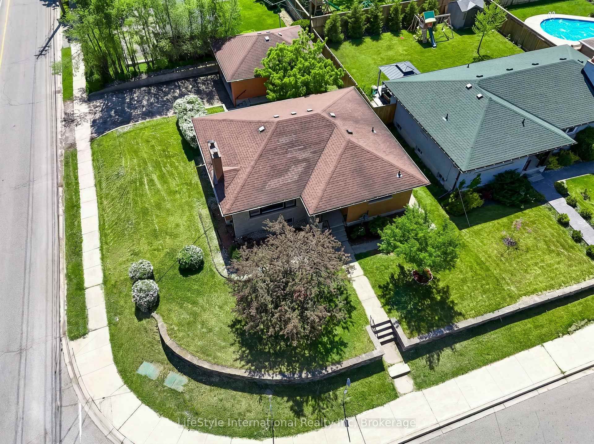 2 Westmount Road