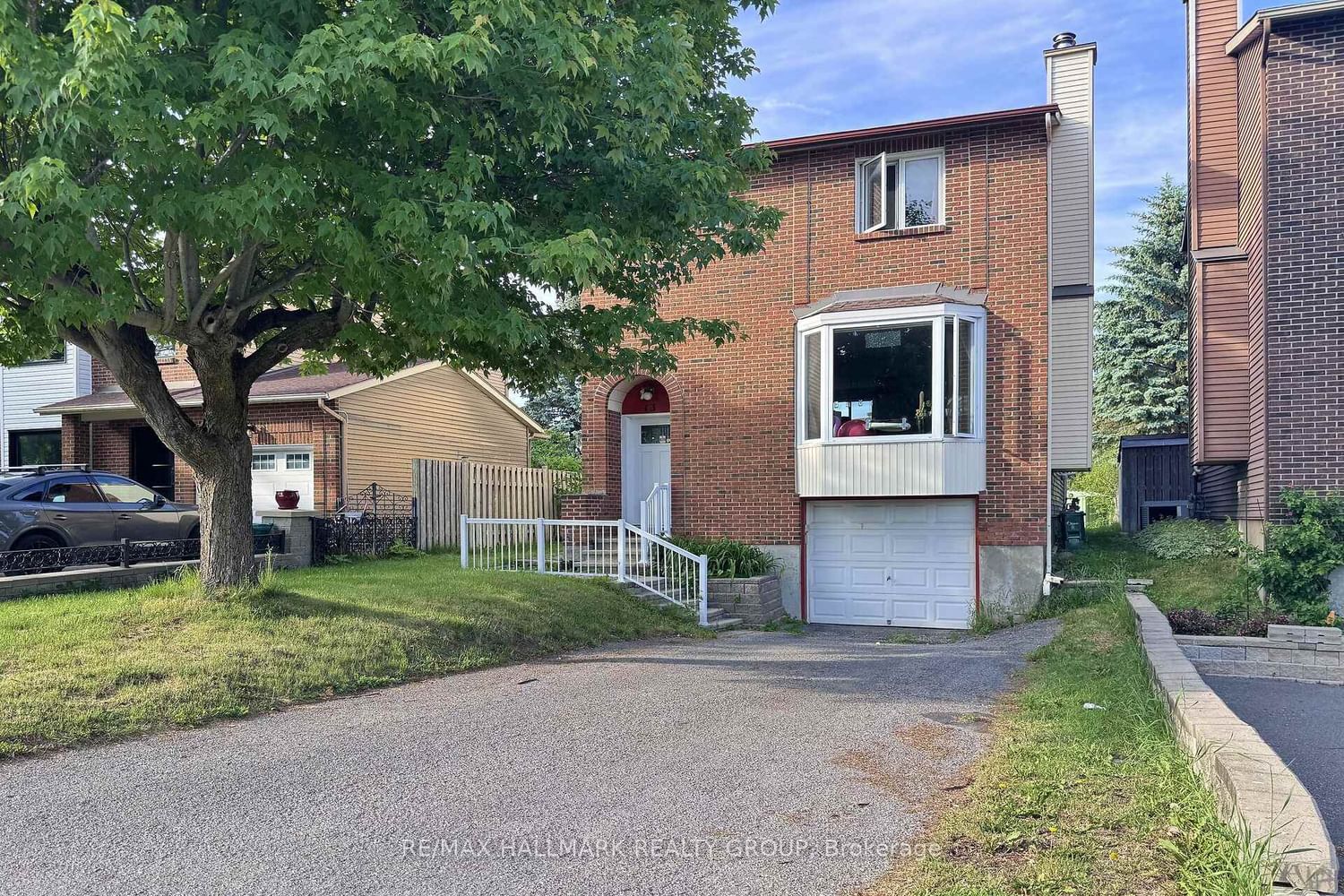 13 Coolspring Crescent • Ottawa, ON photo 1