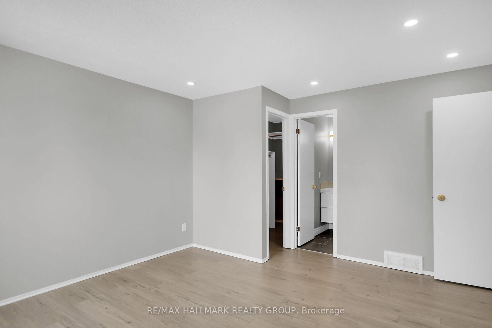 13 Coolspring Crescent • Ottawa, ON photo 13
