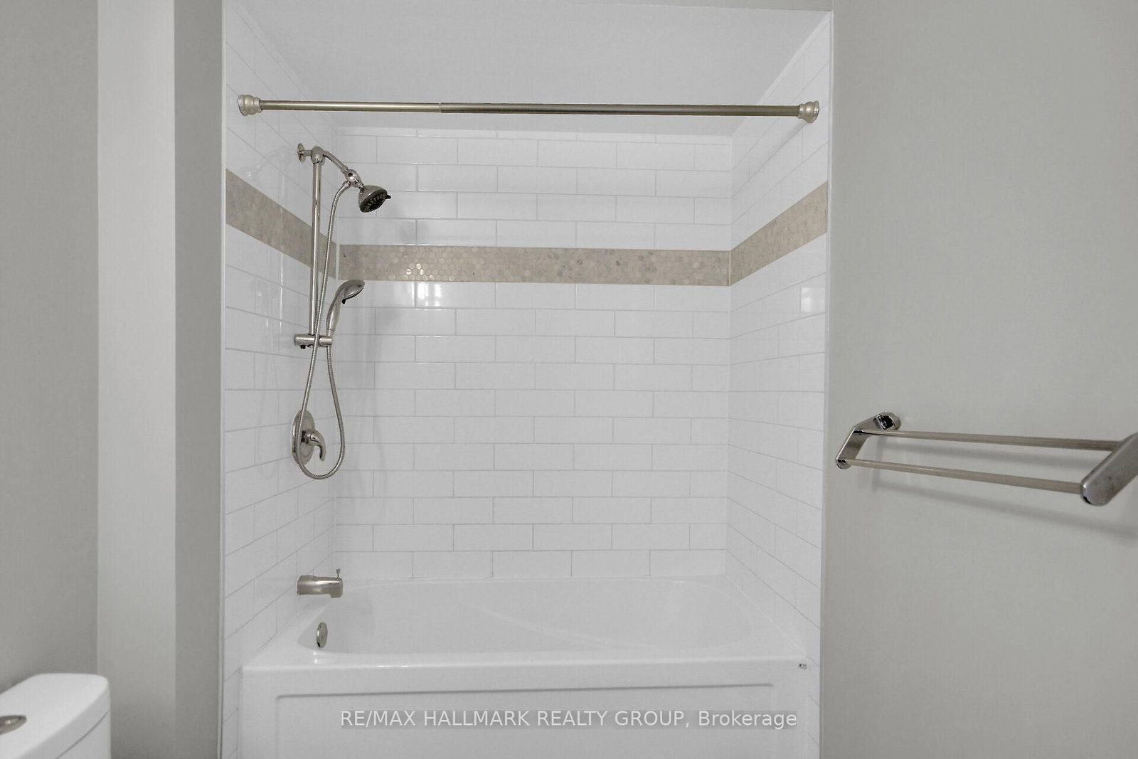 13 Coolspring Crescent • Ottawa, ON photo 15