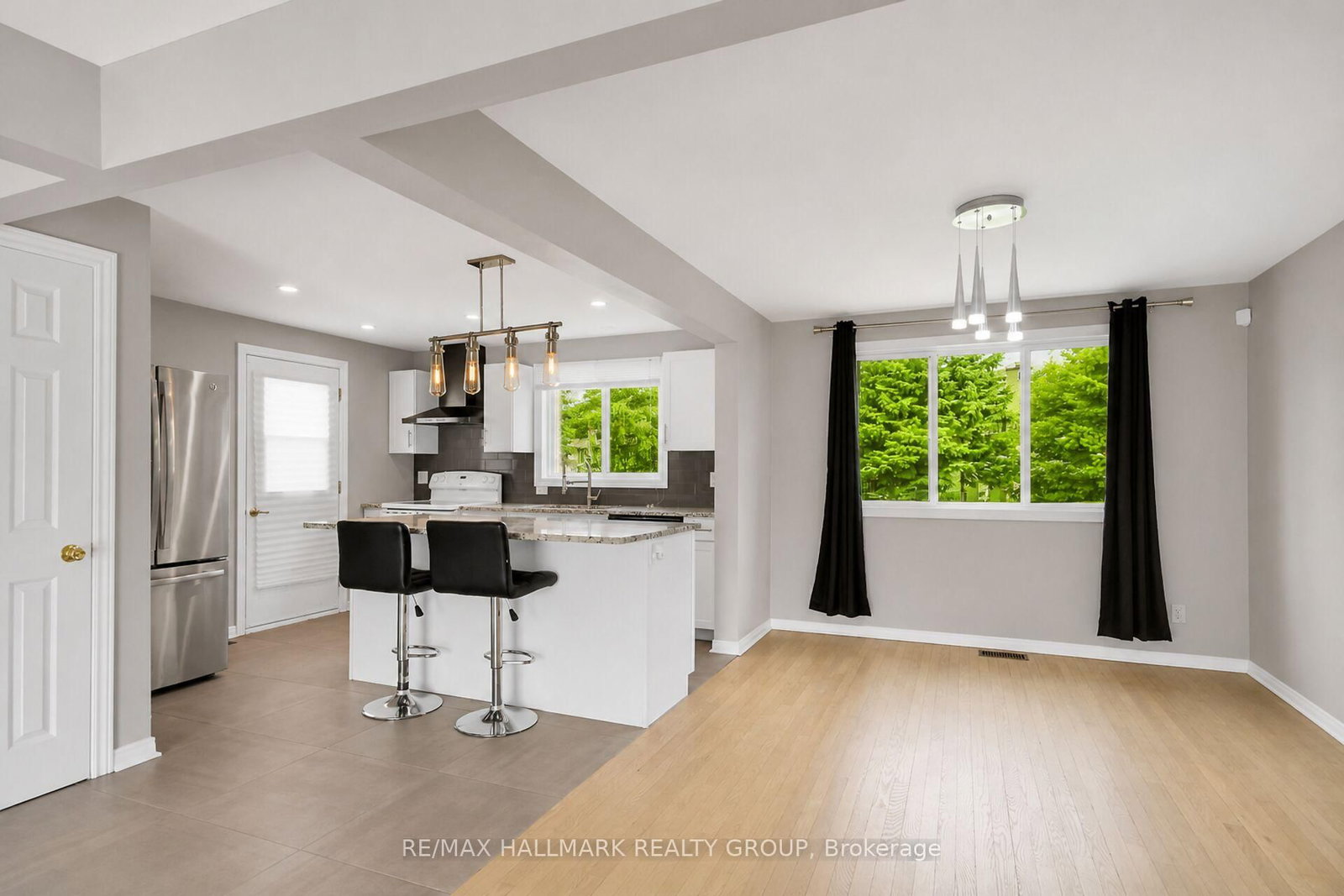 13 Coolspring Crescent • Ottawa, ON photo 5