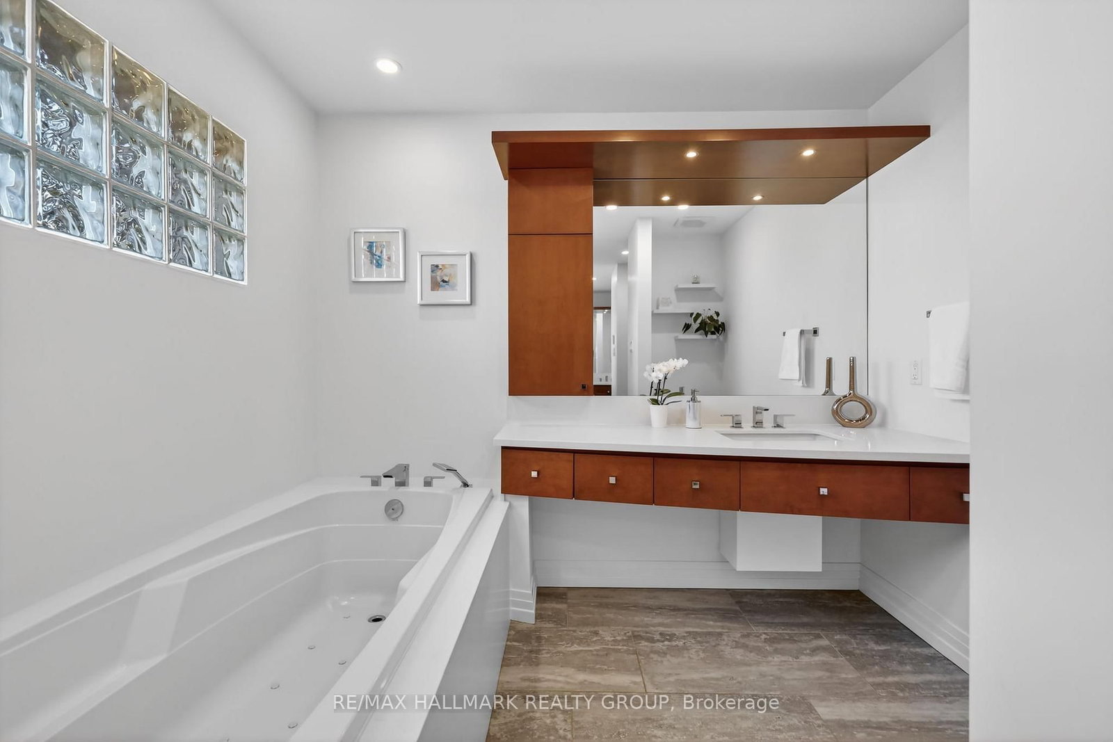 1934 Lenester Avenue • Ottawa, ON photo 27