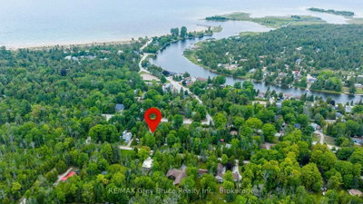 8 Toronto Avenue • South Bruce Peninsula, ON photo 3