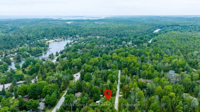 8 Toronto Avenue • South Bruce Peninsula, ON photo 4
