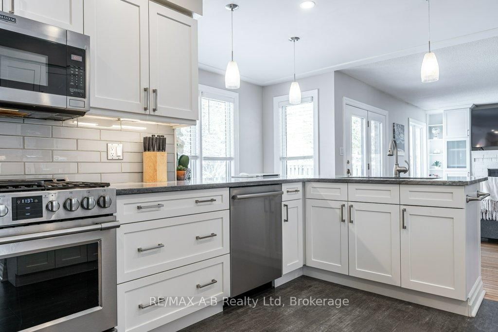 Listing Image 19