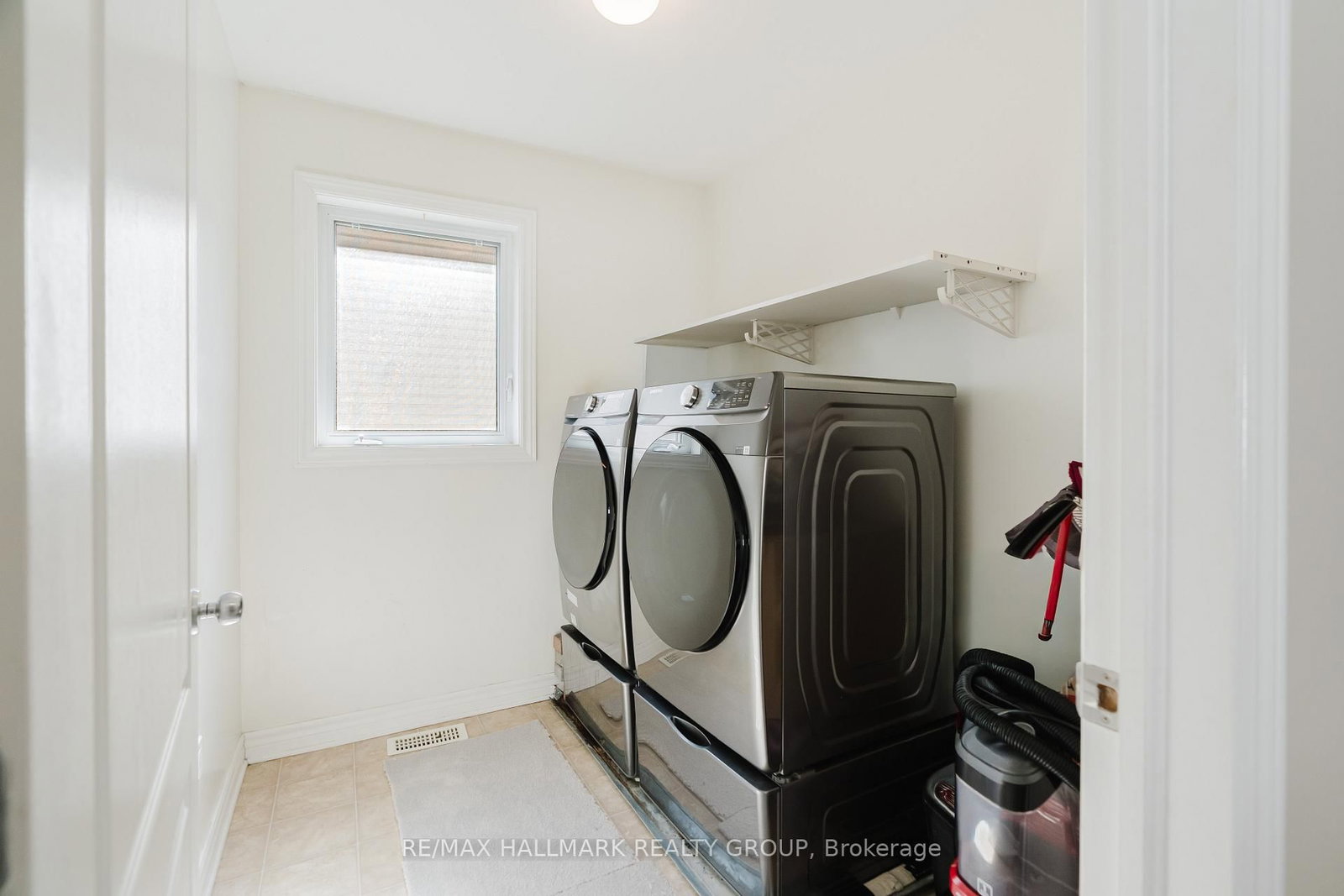 800 Long Point Circle • Ottawa, ON photo 32