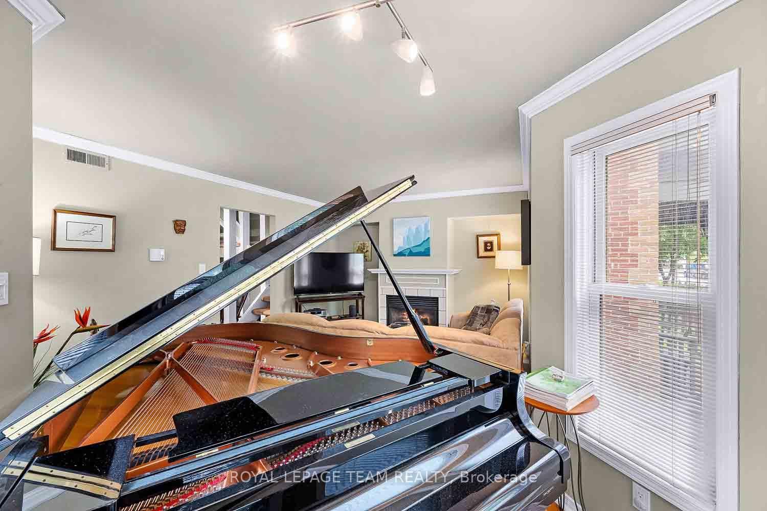 220 Wilbrod Avenue • #2 • Ottawa, ON photo 11