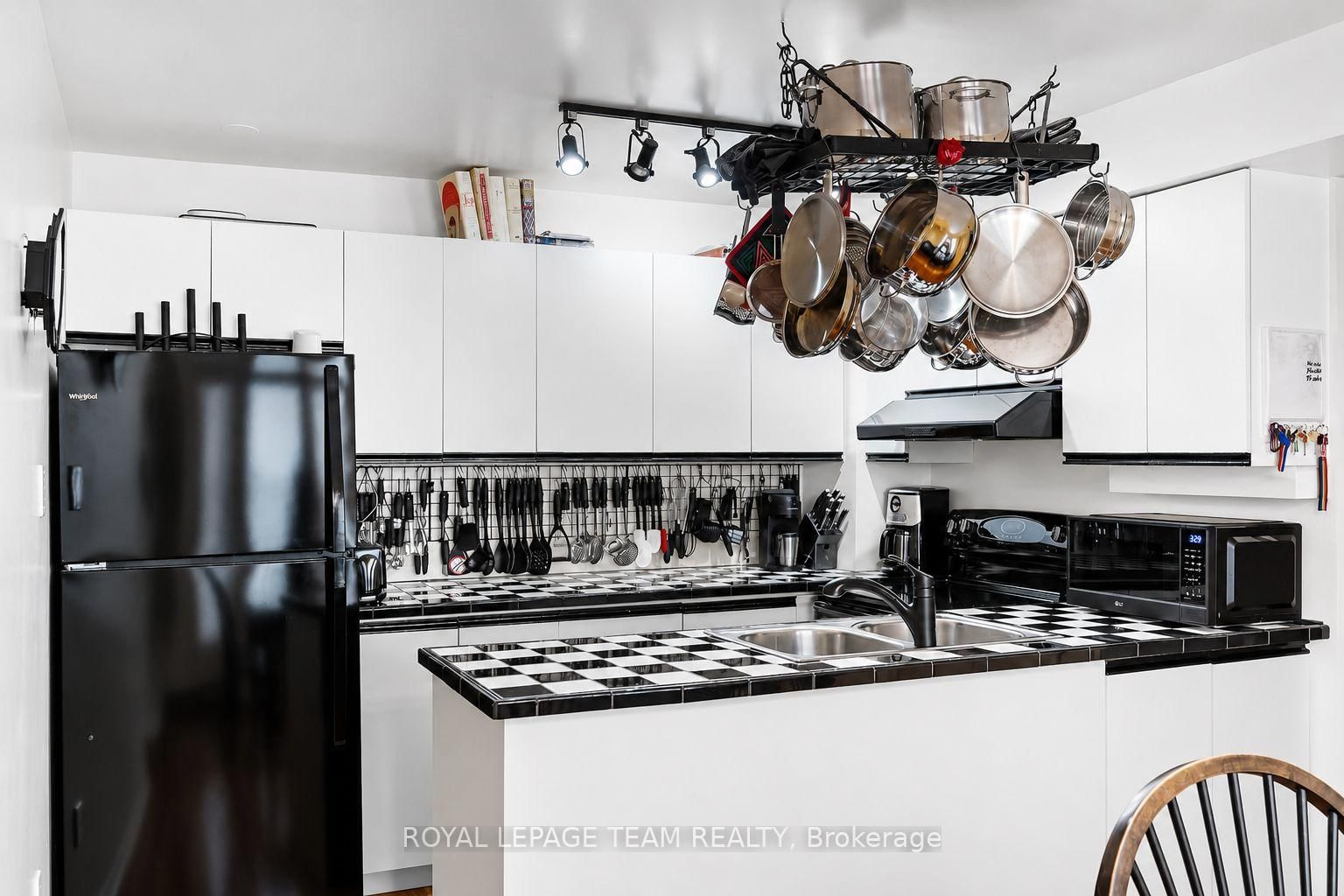 220 Wilbrod Avenue • #2 • Ottawa, ON photo 15