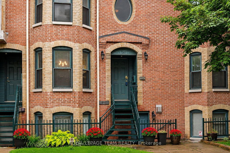 2 - 220 Wilbrod Avenue