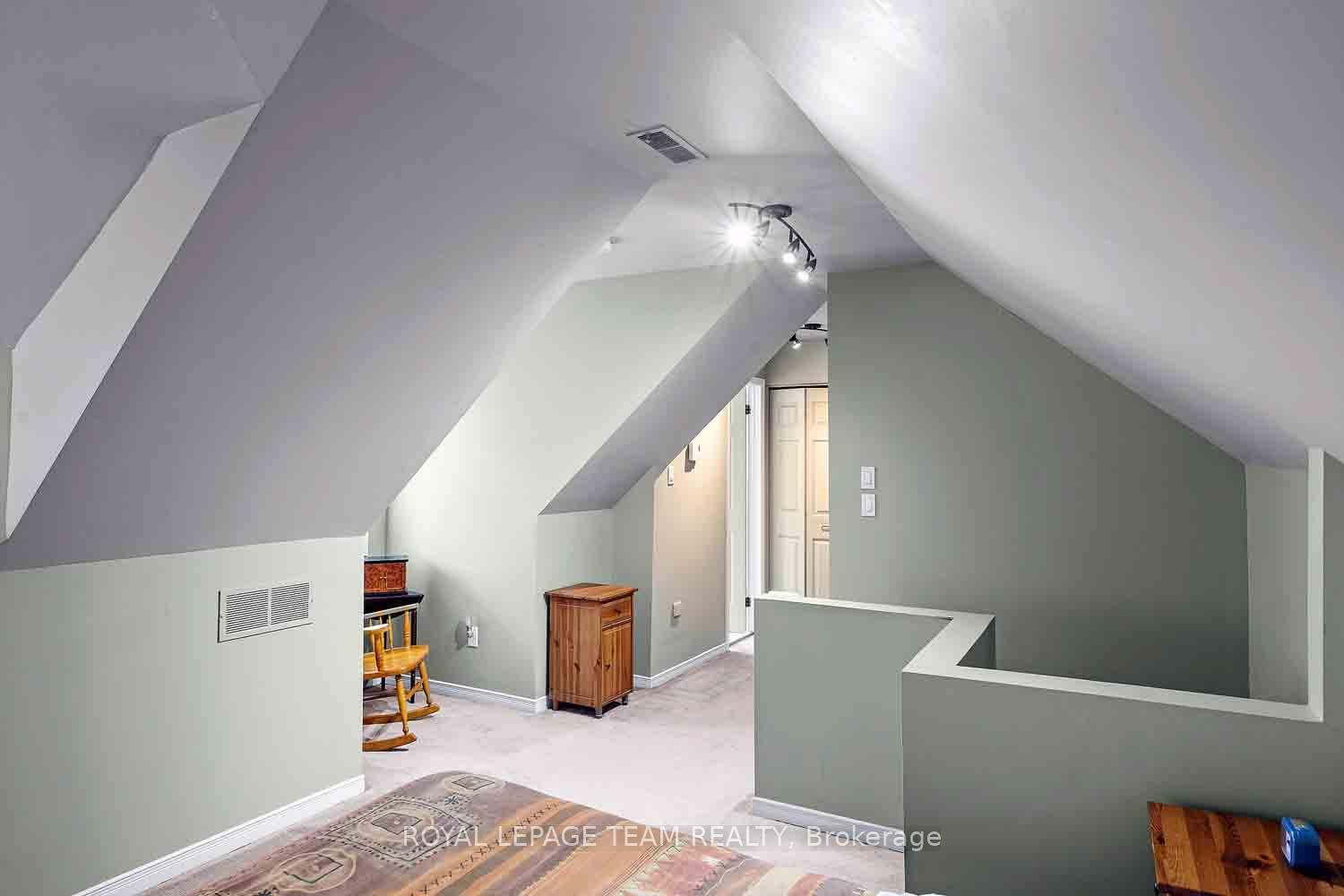 220 Wilbrod Avenue • #2 • Ottawa, ON photo 23
