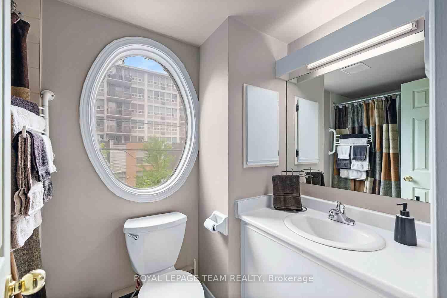 220 Wilbrod Avenue • #2 • Ottawa, ON photo 36