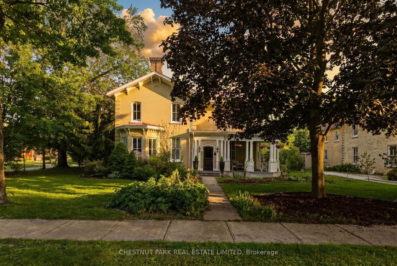 30 Shrewsbury Street • Stratford, ON photo 1