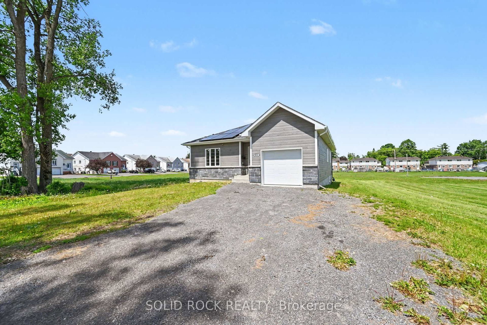 830 Portelance Avenue • Hawkesbury, ON photo 3