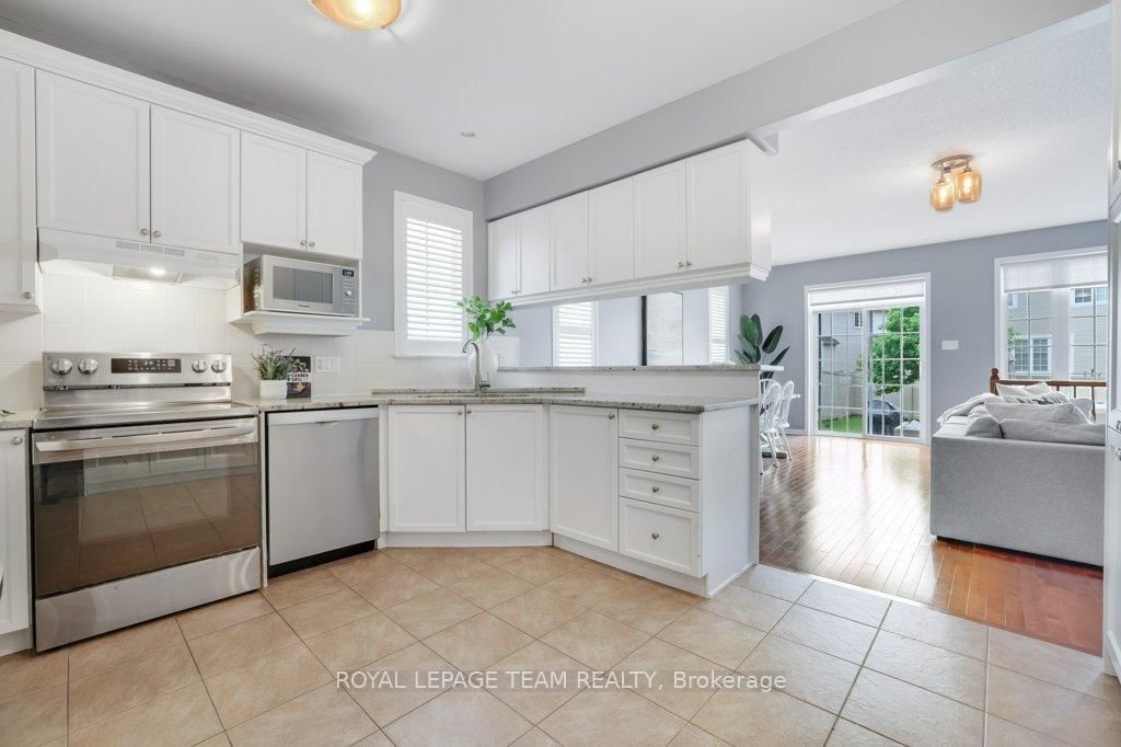 556 Dalewood Crescent