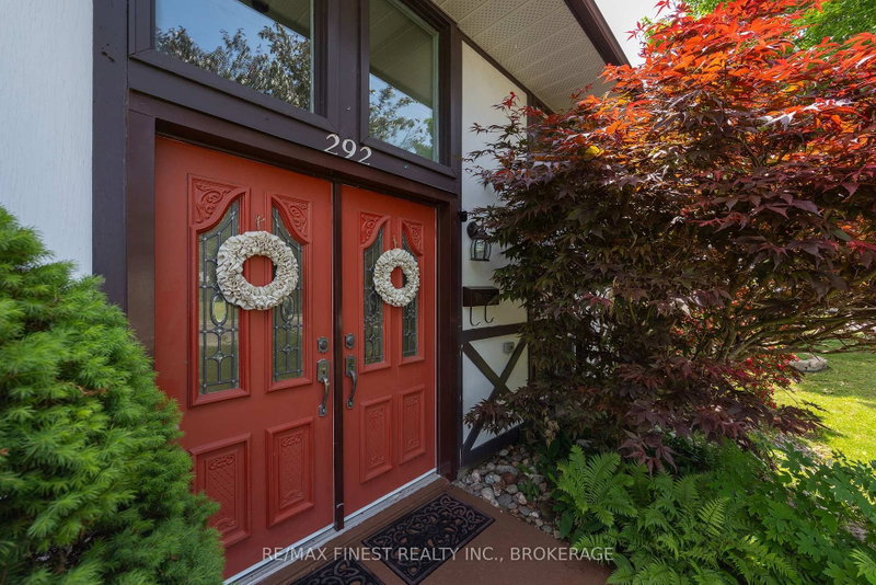 292 Bridge Street W