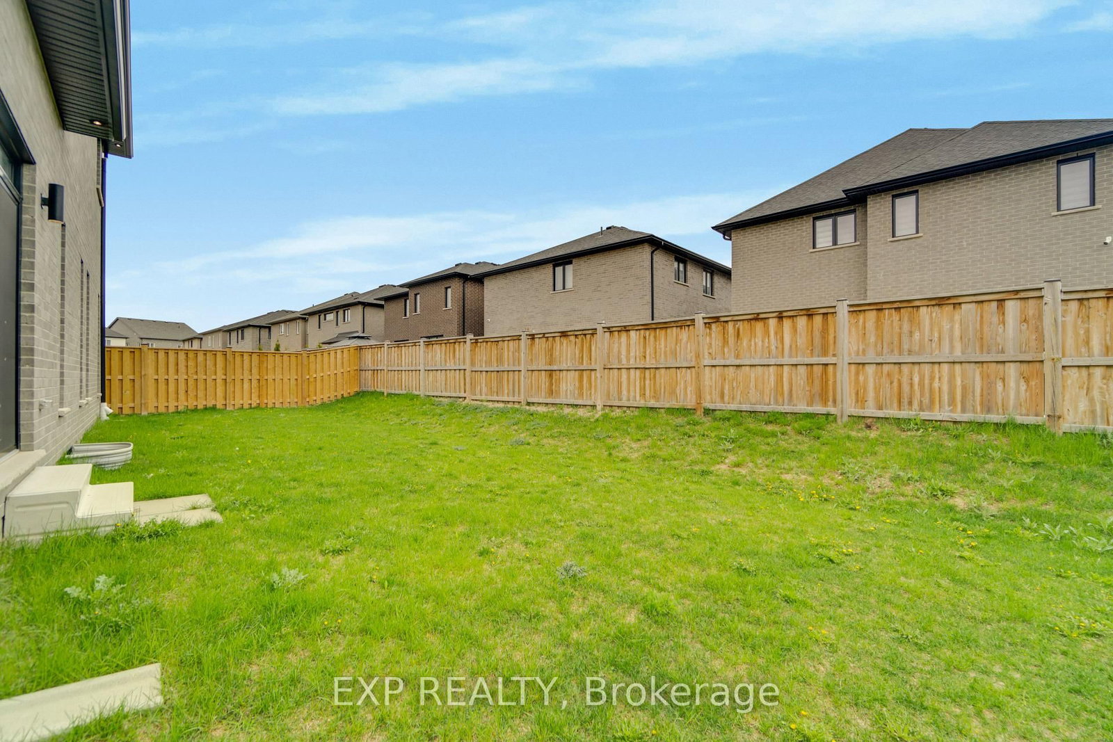 923 Stonecliffe Walk • #5 • Kitchener, ON photo 38