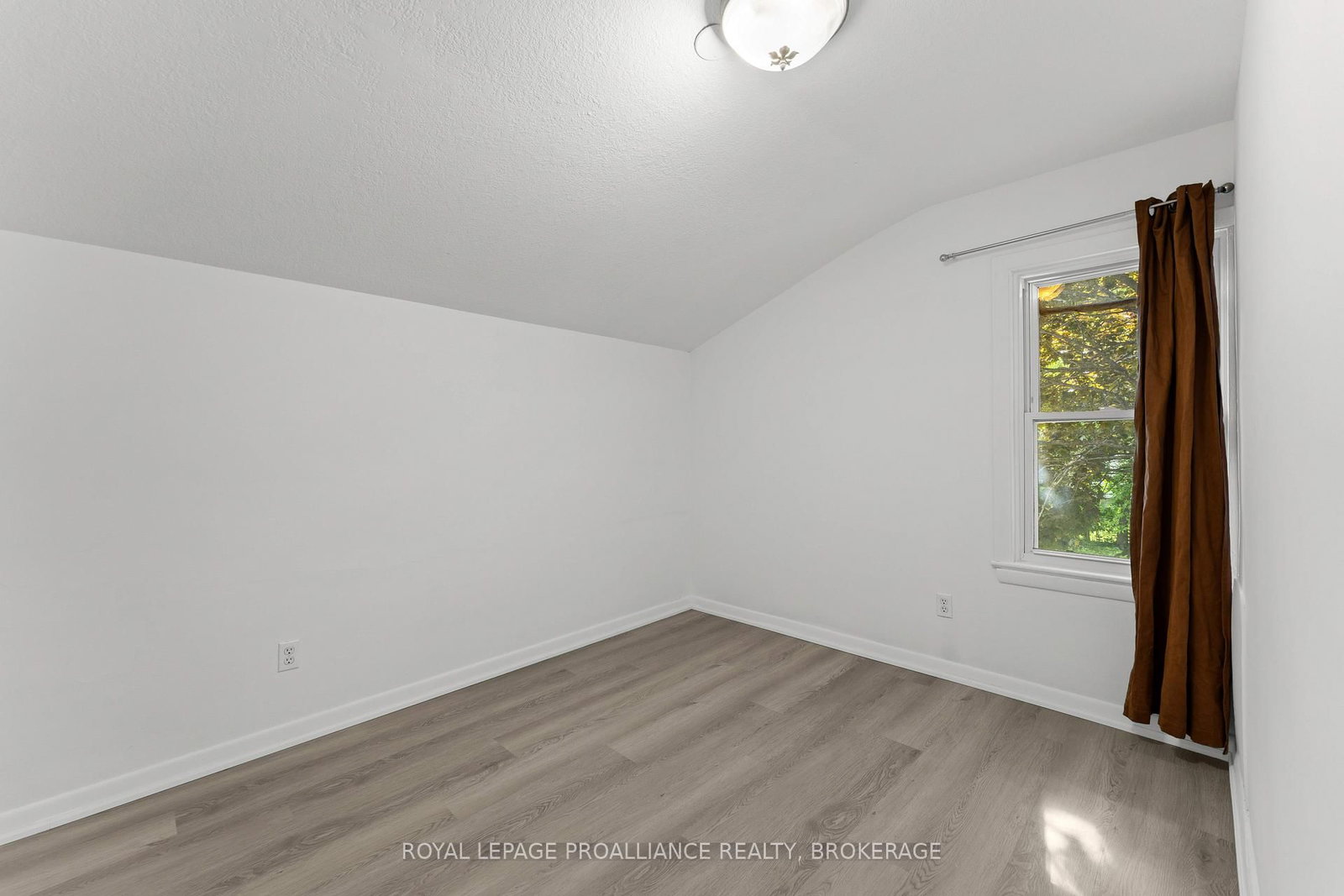468-470 Victoria Street • Kingston, ON photo 36