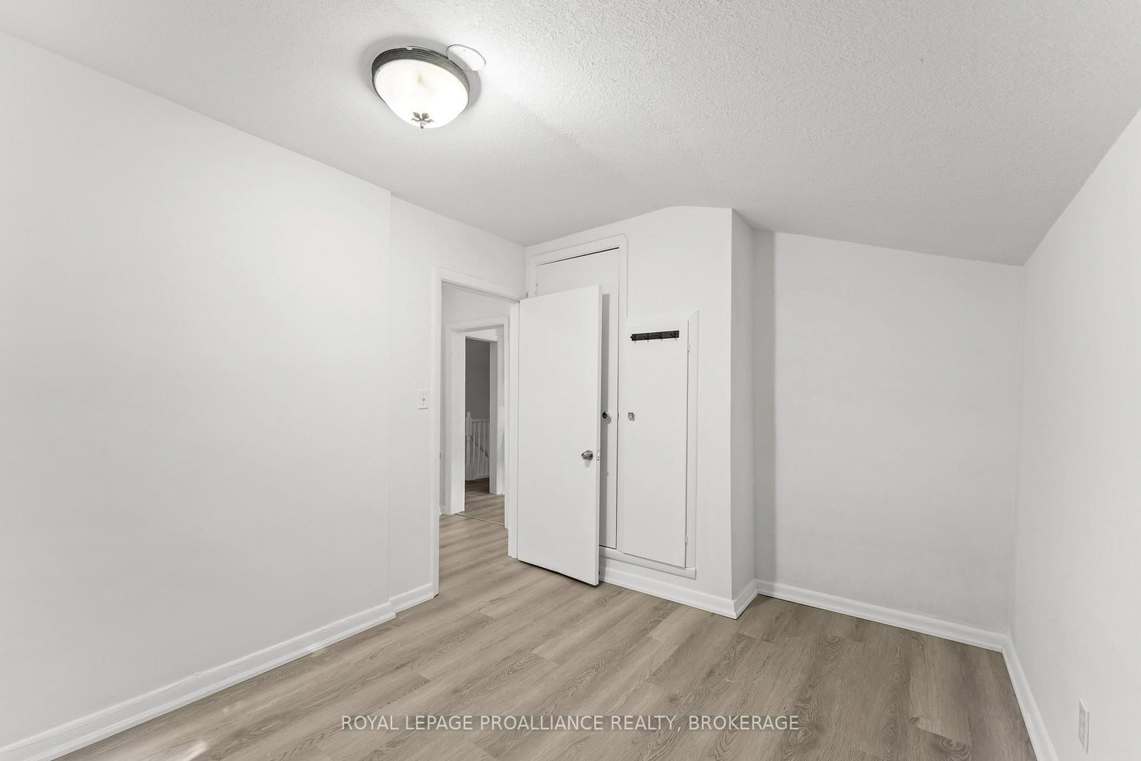 468-470 Victoria Street • Kingston, ON photo 37