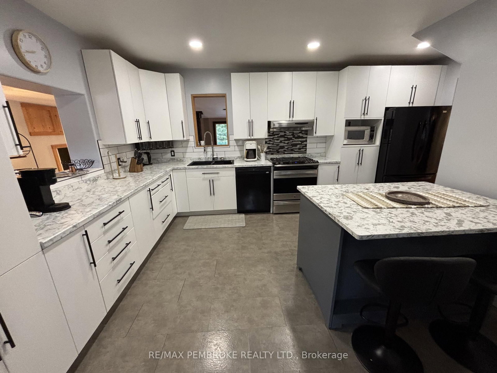 32750 Highway 17 Highway • Deep River, ON photo 11