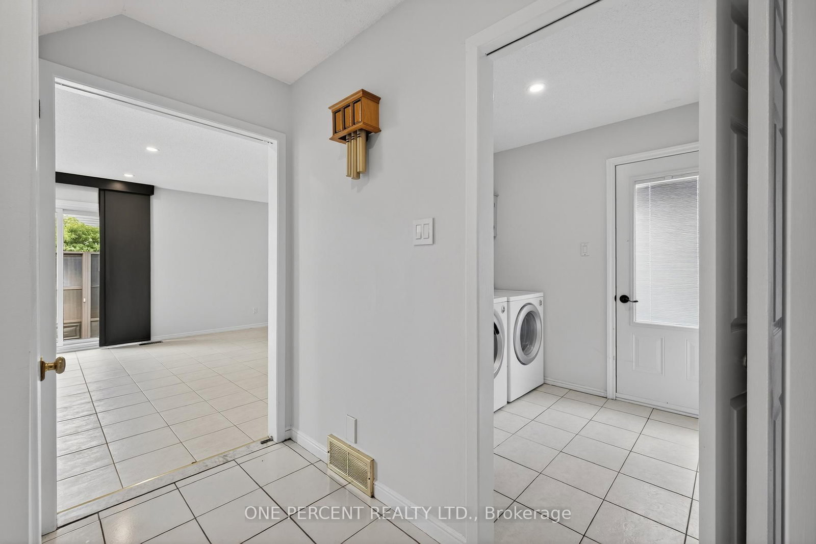 6343 Mattice Avenue • Ottawa, ON photo 22
