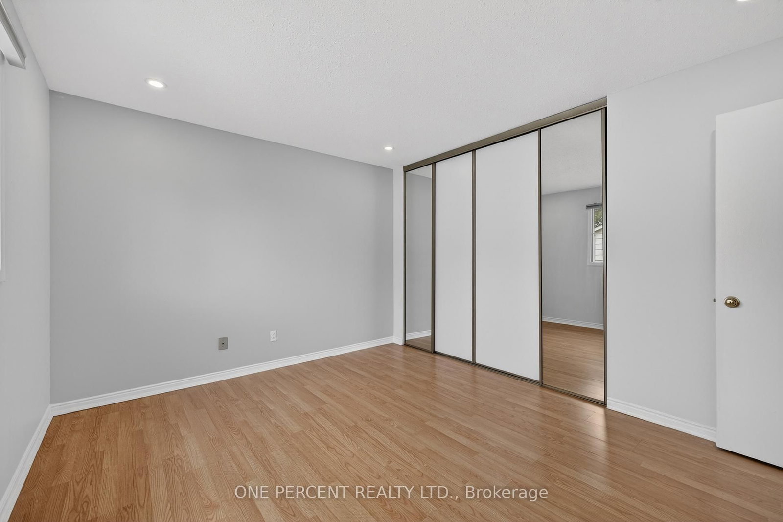 6343 Mattice Avenue • Ottawa, ON photo 36
