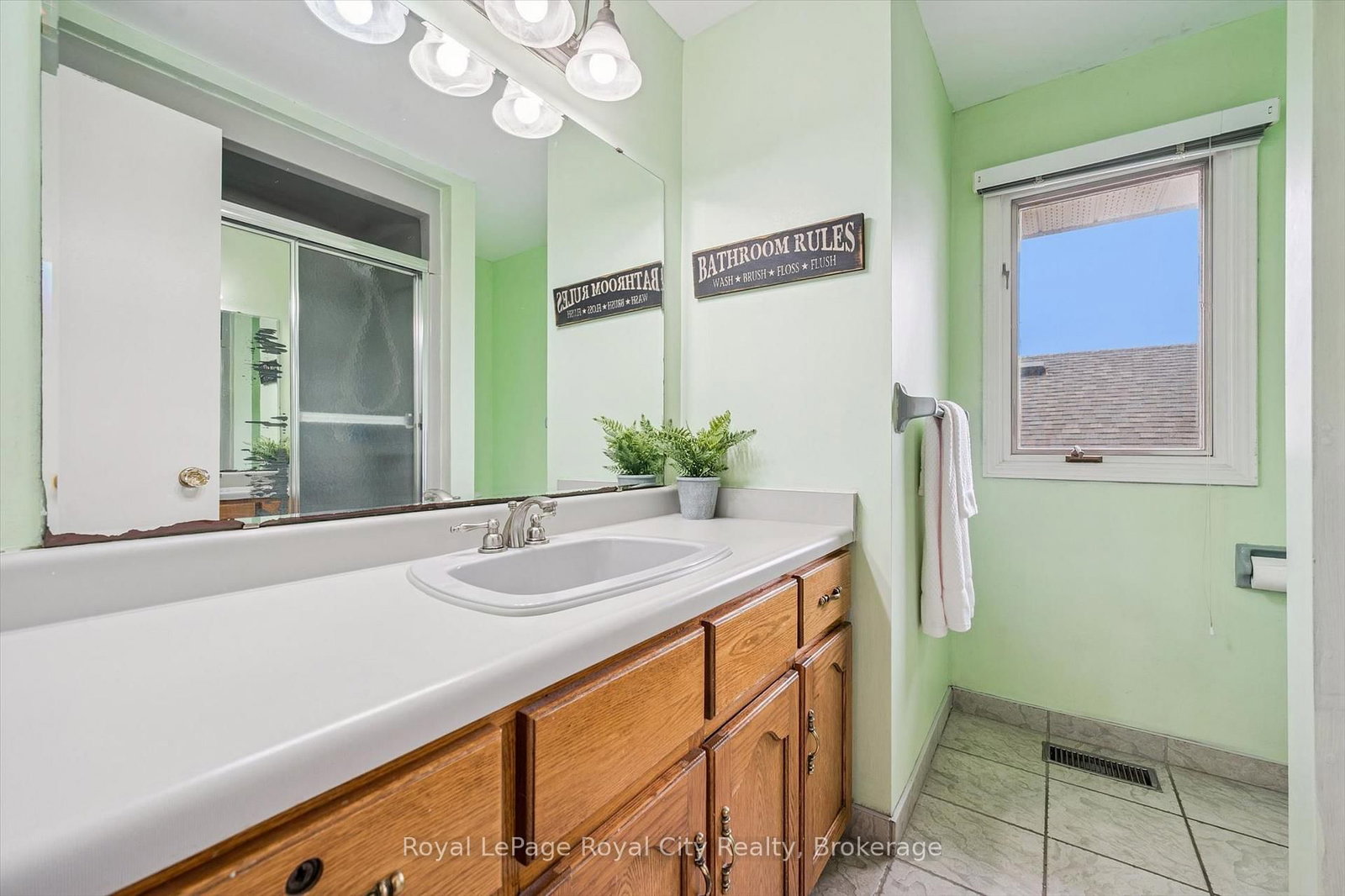 18 Mcelderry Road • Guelph, ON photo 28