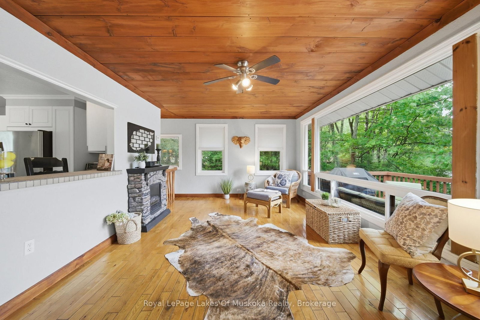 11 W Carol Street • Lake of Bays, ON photo 19