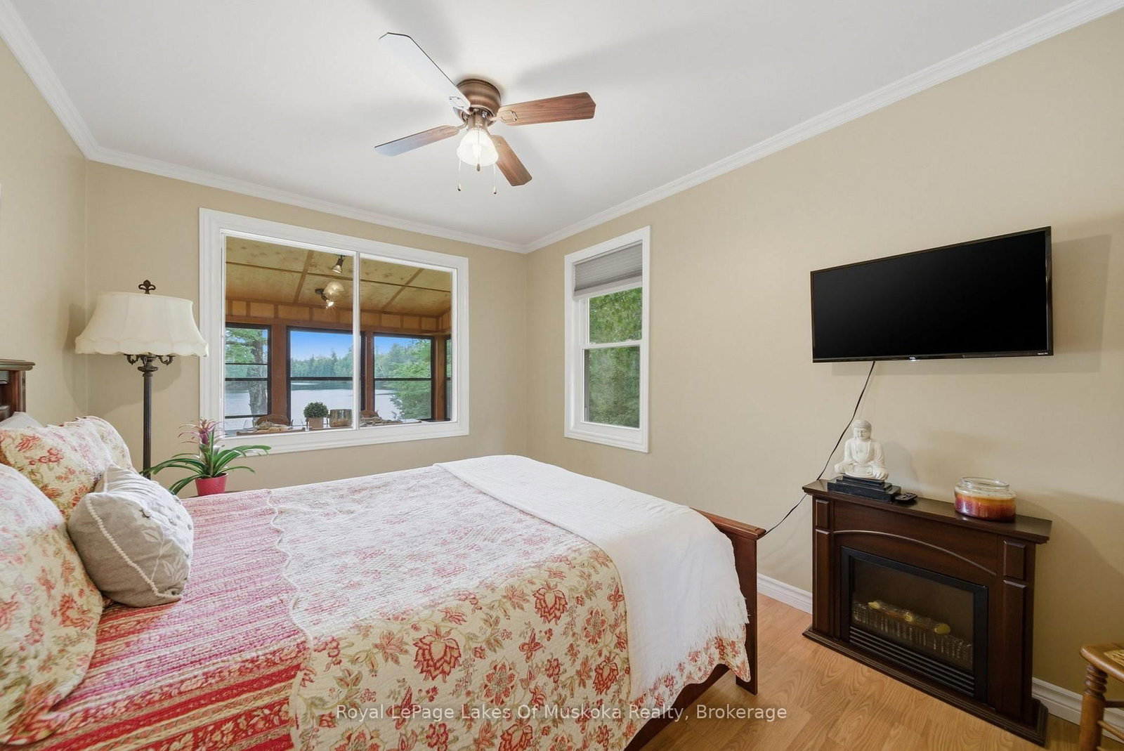 11 W Carol Street • Lake of Bays, ON photo 24