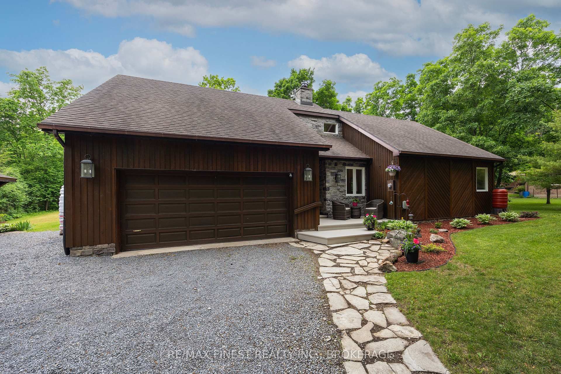 3886 Holmes Road