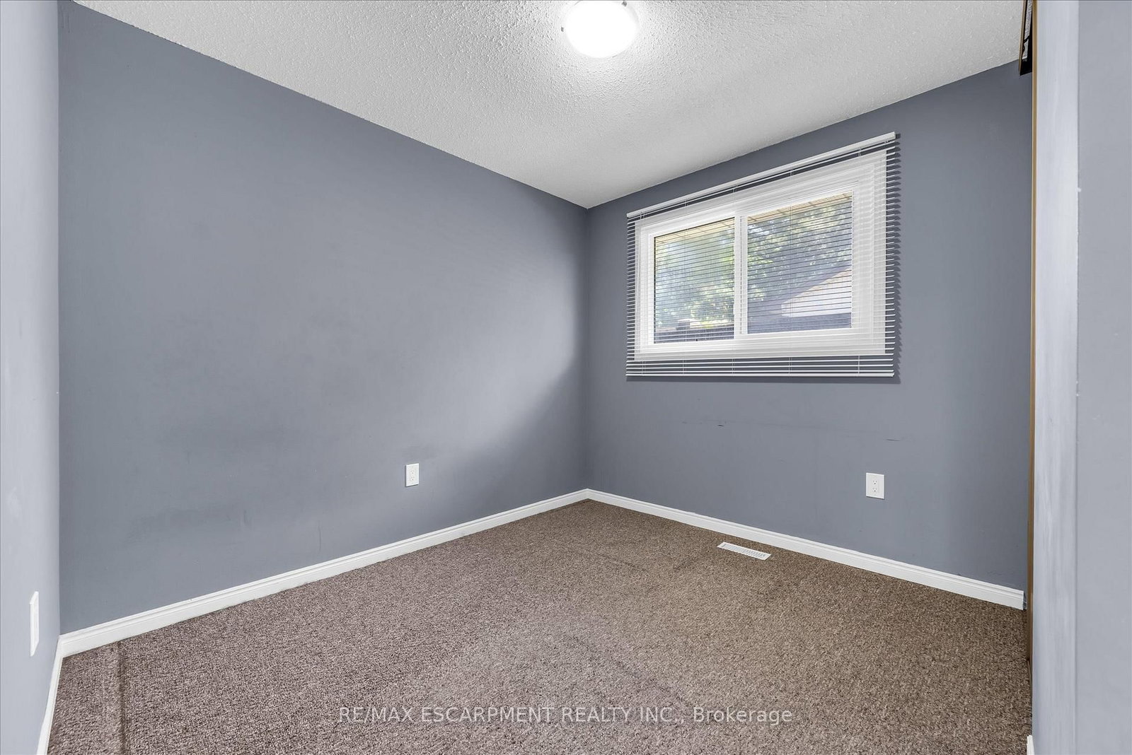 261 LIMERIDGE Road W • Hamilton, ON photo 11