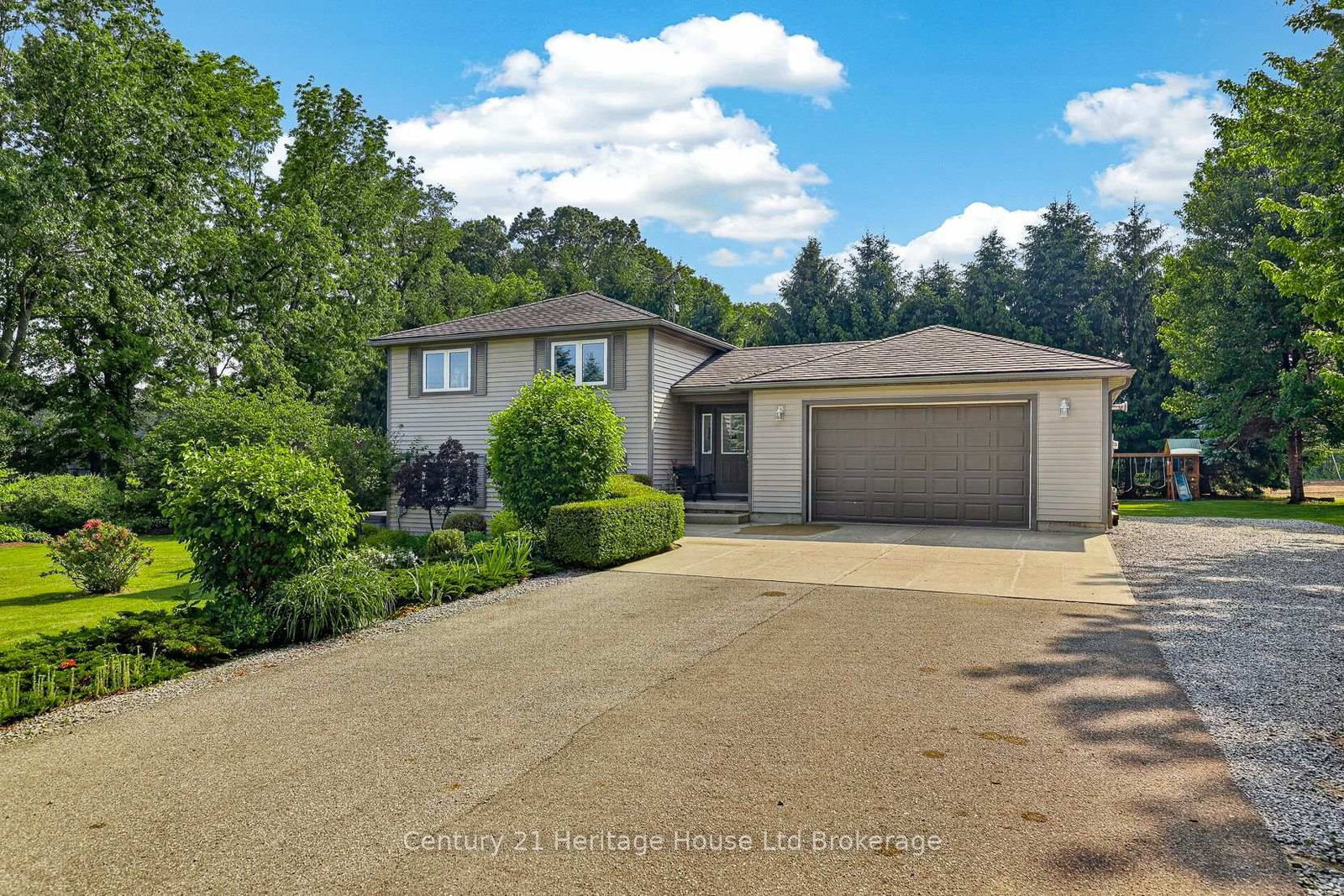 1567 Forestry Farm Road • Norfolk, ON photo 2