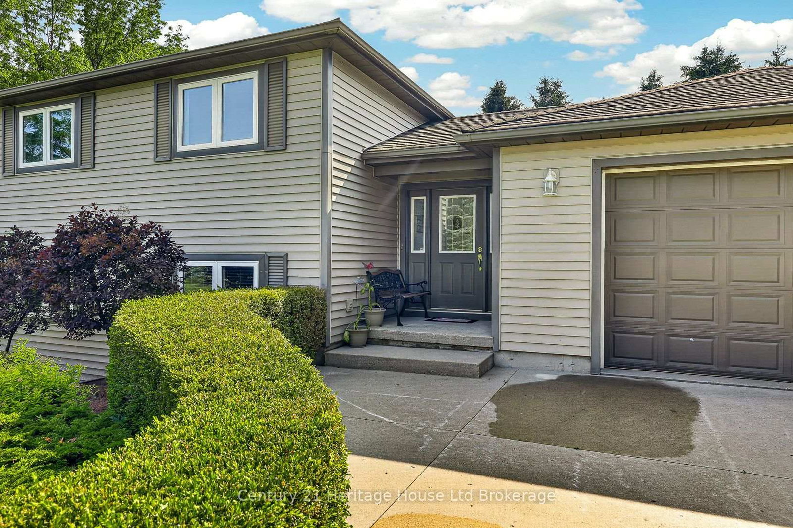 1567 Forestry Farm Road • Norfolk, ON photo 3