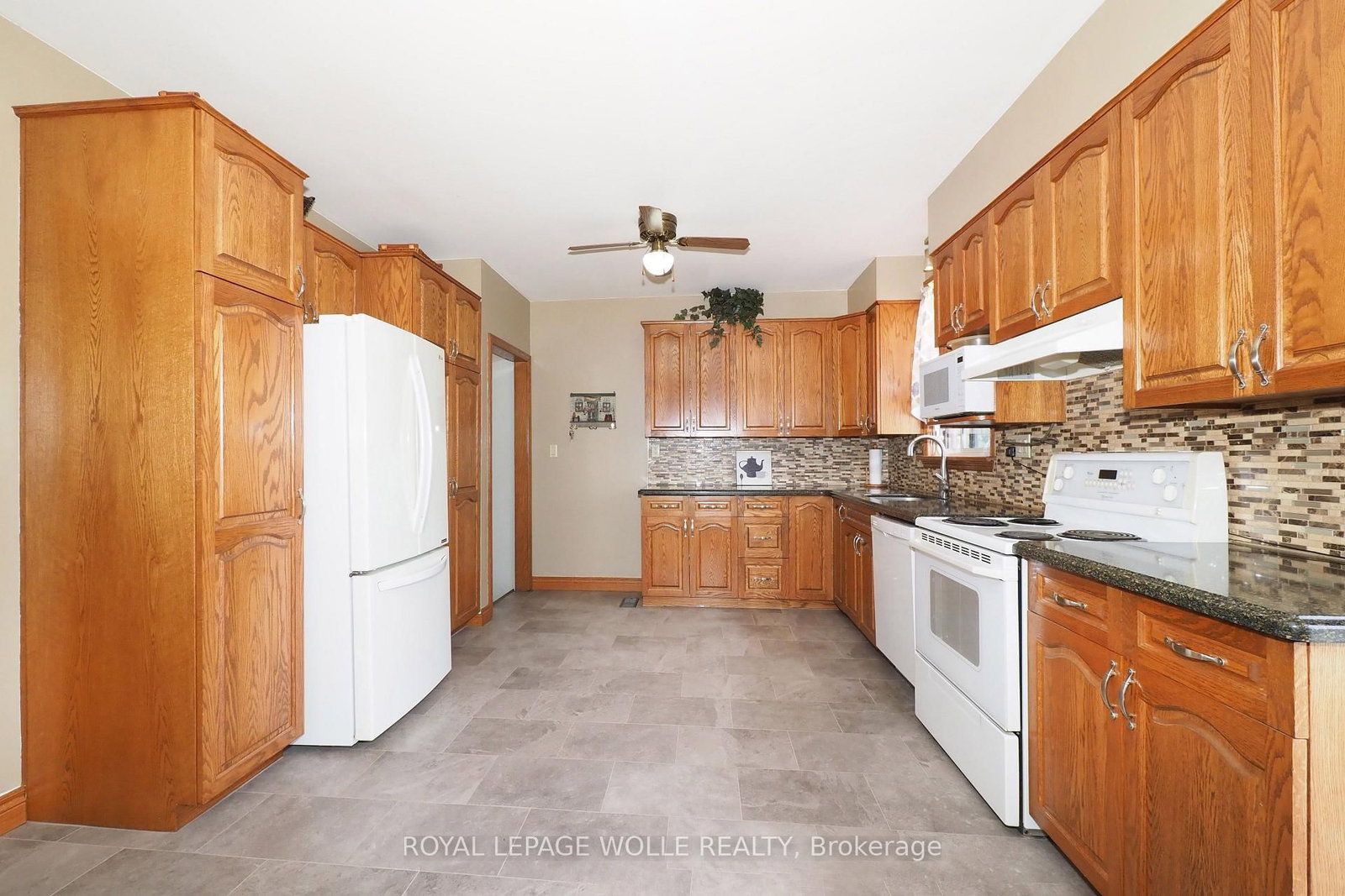 3407 LOBSINGER Line • Wellesley, ON photo 4