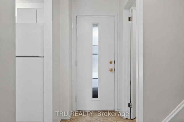 16-164 BARROW Crescent