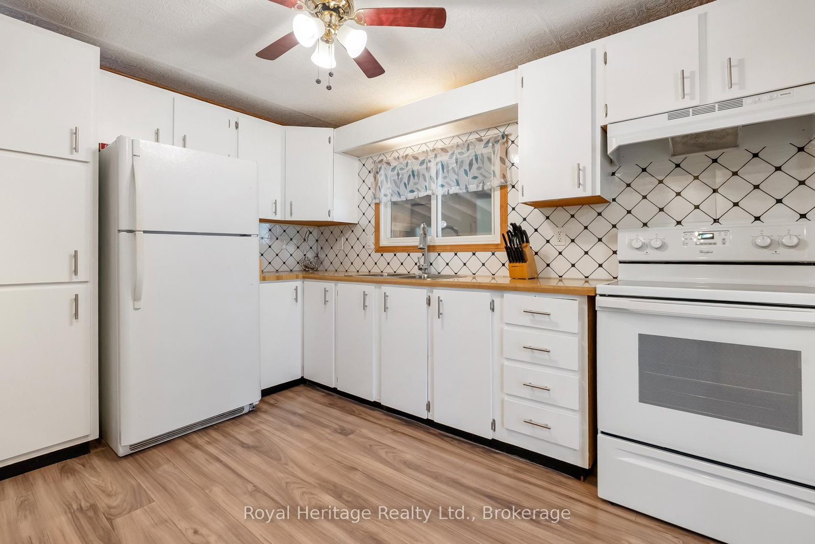 17 Circle Drive • Kawartha Lakes, ON photo 10