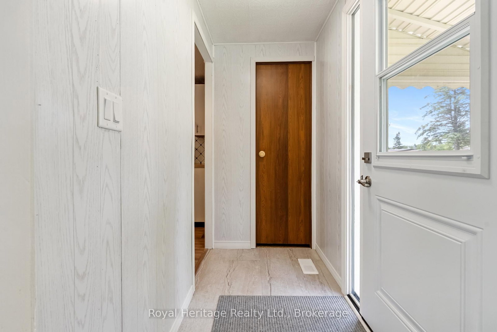 17 Circle Drive • Kawartha Lakes, ON photo 3