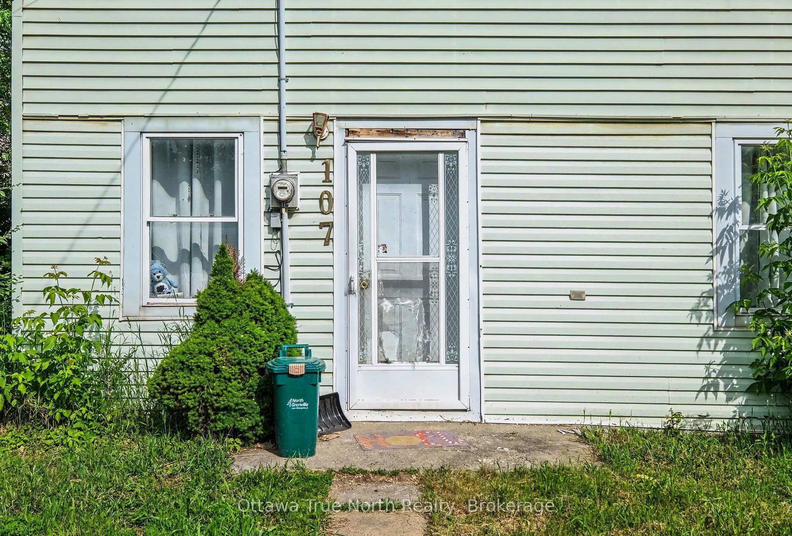 107 Oxford Street E • North Grenville, ON photo 3