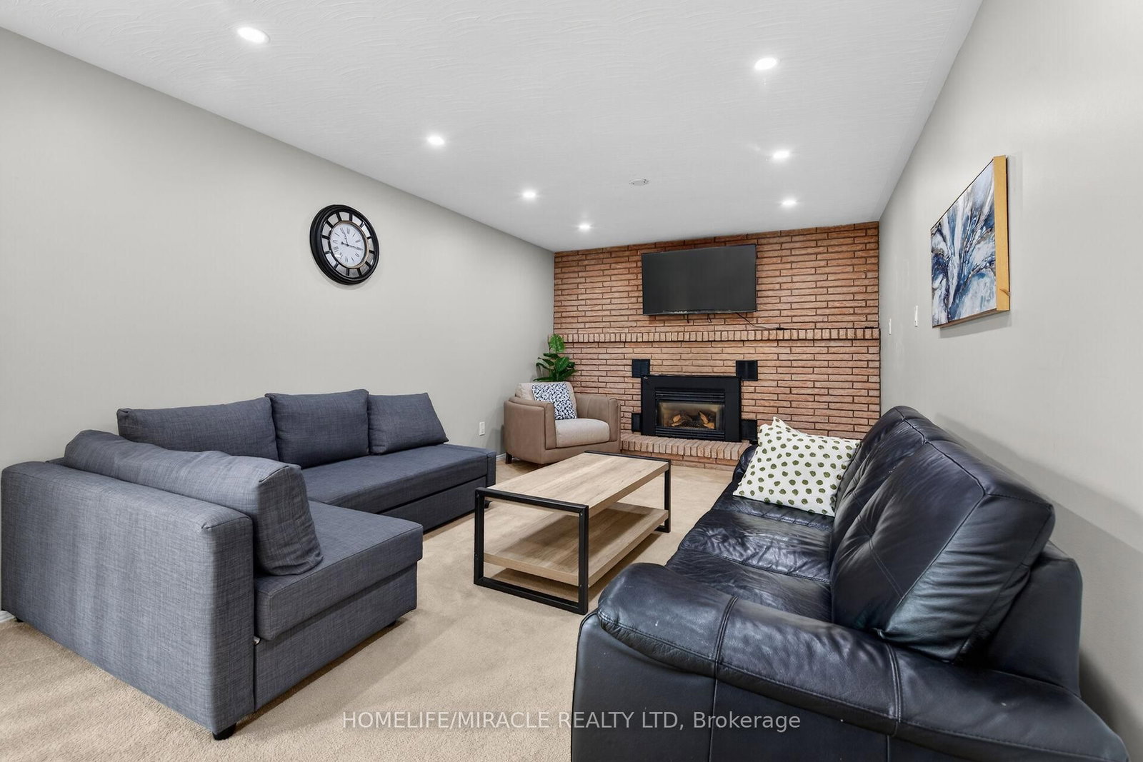 34 Capri Crescent • Hamilton, ON photo 11