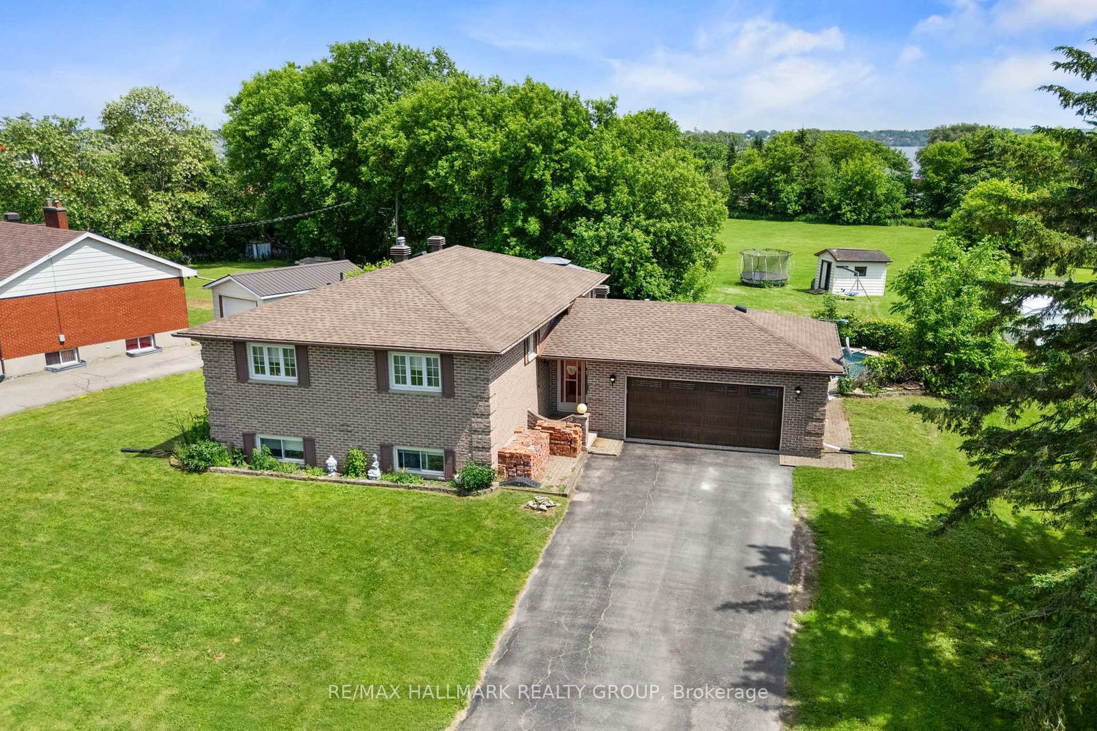 17 Sunnymede Avenue • Augusta, ON photo 1