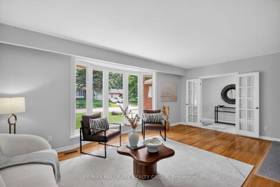 37 Parkwood Crescent — more photos