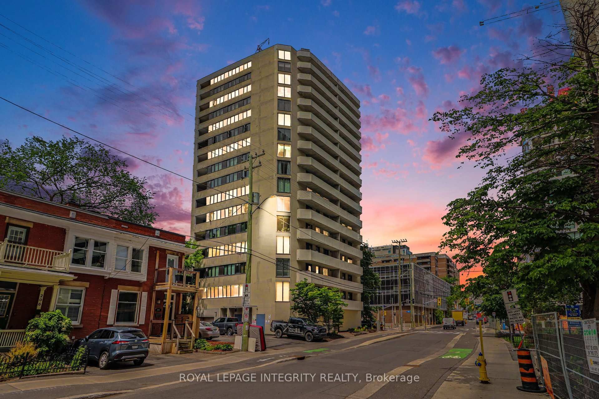 102 - 200 Bay Street, Ottawa, ON