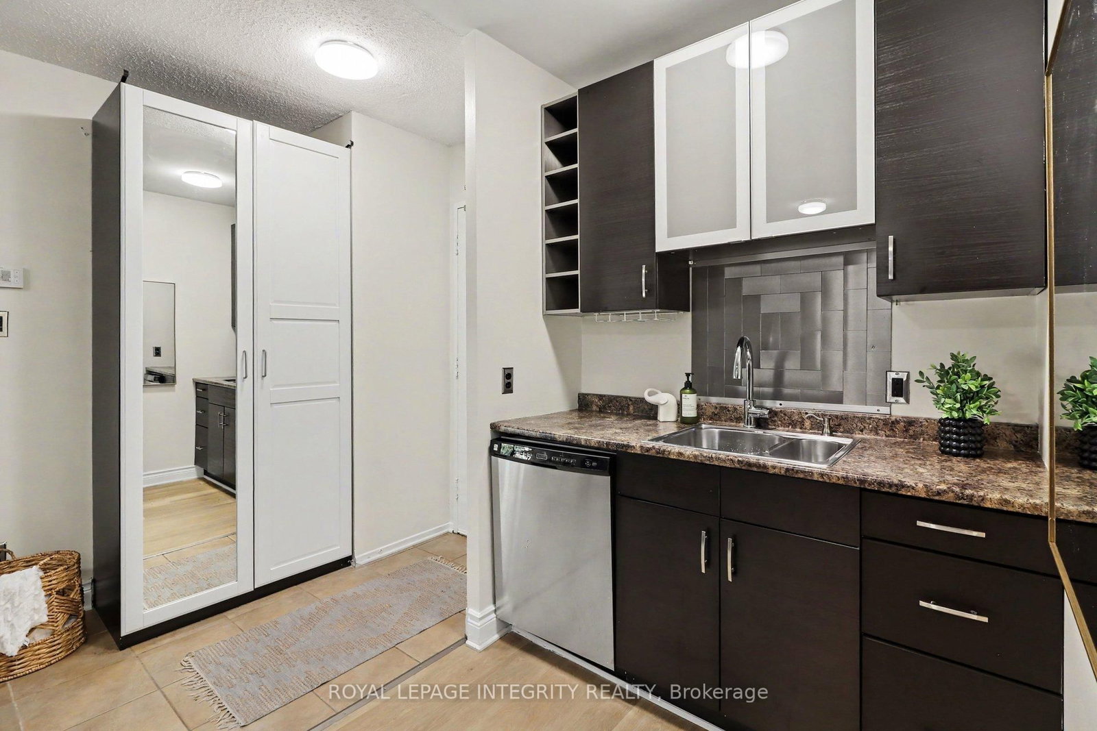 200 Bay Street S • #102 • Ottawa, ON photo 11