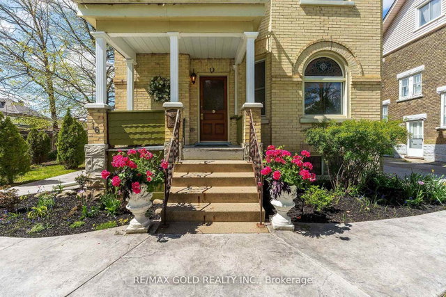 16 Maynard Avenue