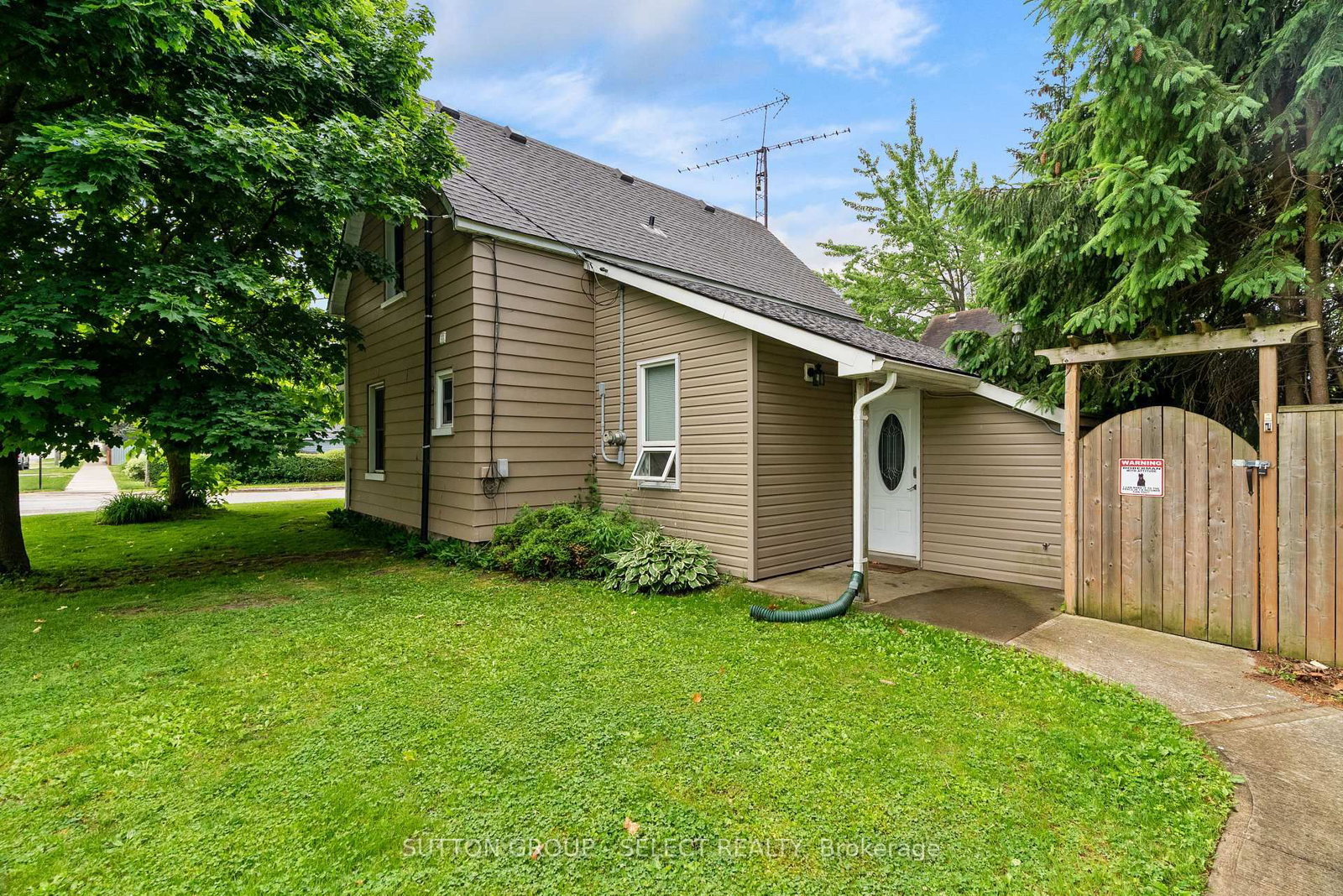30 Argyle Street • Lambton Shores, ON photo 19