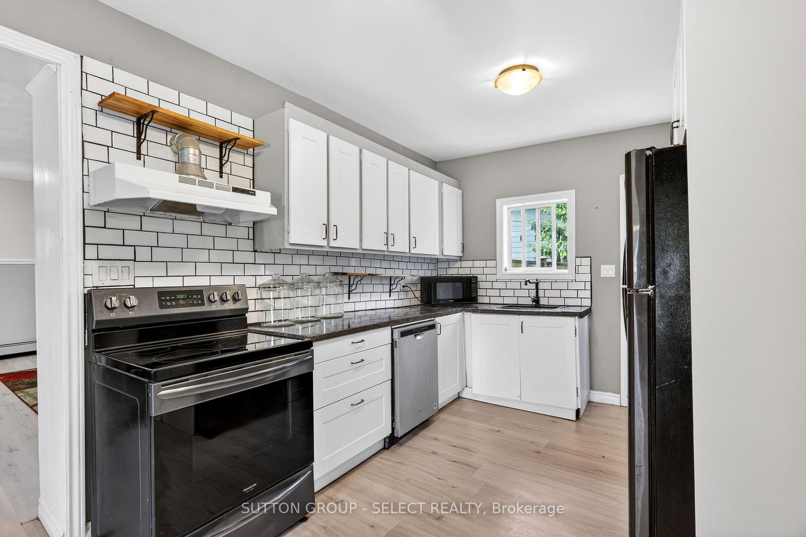30 Argyle Street • Lambton Shores, ON photo 5
