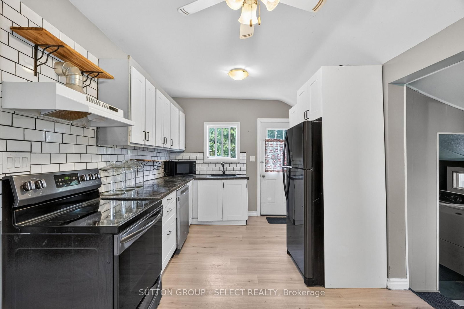 30 Argyle Street • Lambton Shores, ON photo 6