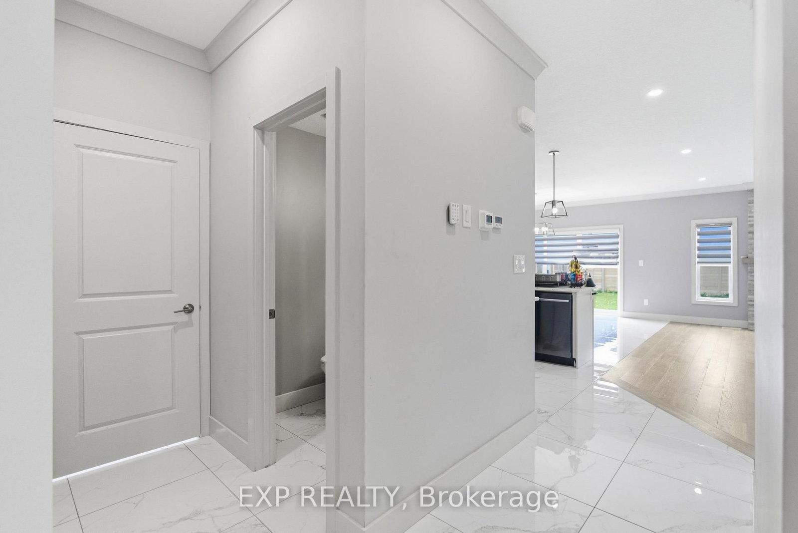 2255 Constance Avenue, London South — photo 5