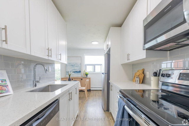 204 - 718 LAWRENCE Road E